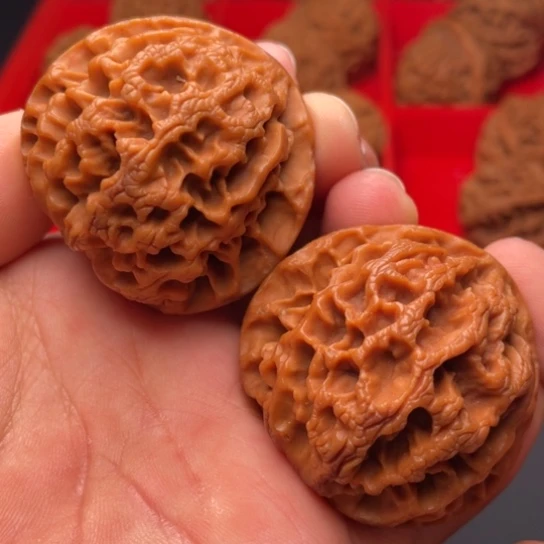 文玩核桃把件秦岭山脉核桃