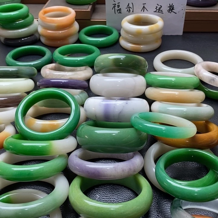 石英质玉手镯未镶嵌竹*