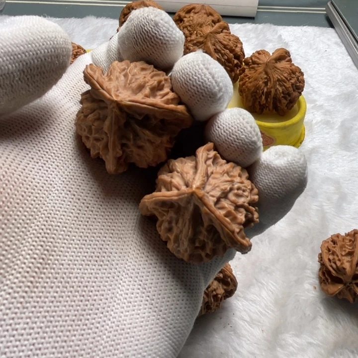 把件桃核盘山三棱