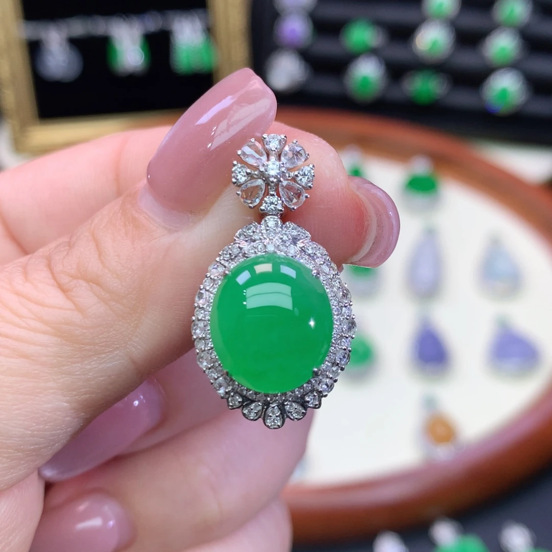 嘻***士翡翠18K金镶嵌吊坠(不含链)