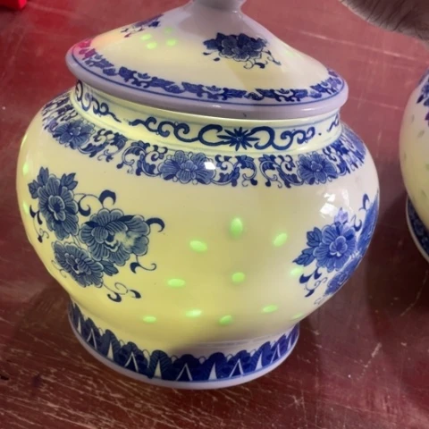 景德镇高温陶瓷青花玲珑罐