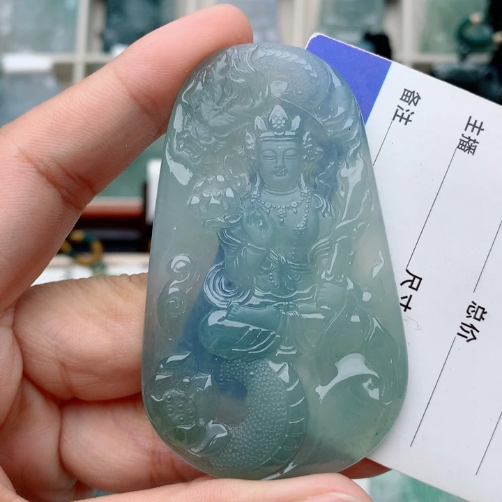 翡翠未镶嵌颈饰虚空藏