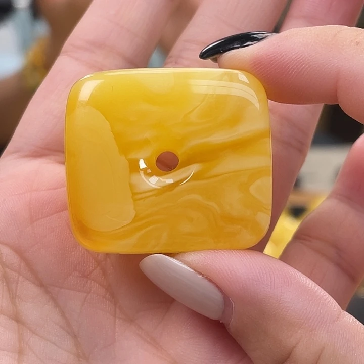 琥珀未镶嵌珠宝奇石h11