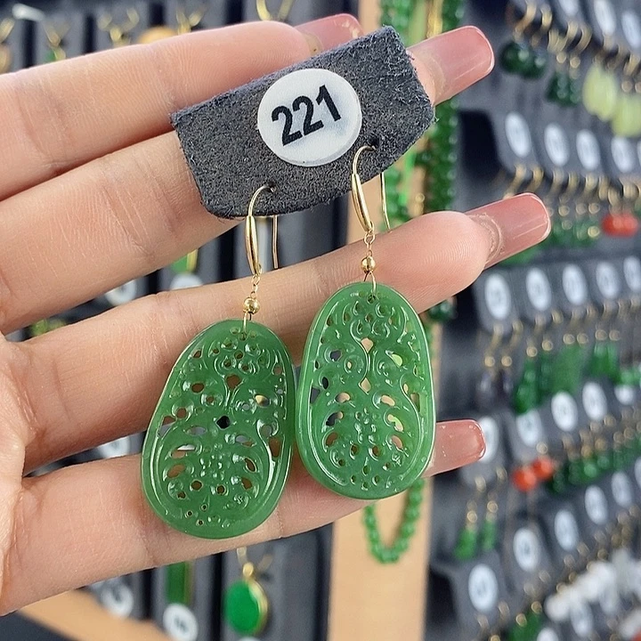 和田玉18K金镶嵌耳饰