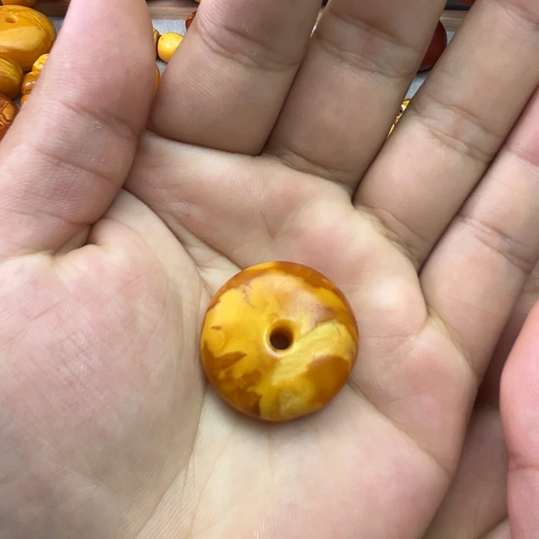 未镶嵌吊坠(不含链)蜜蜡