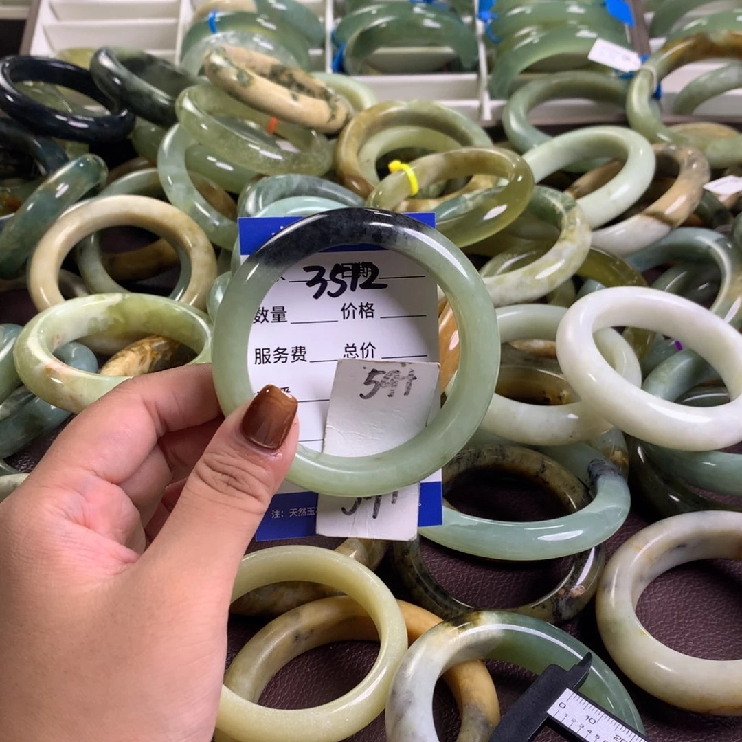 未镶嵌蛇纹石玉手镯3512