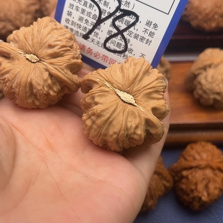 桃核吊坠白狮子头42