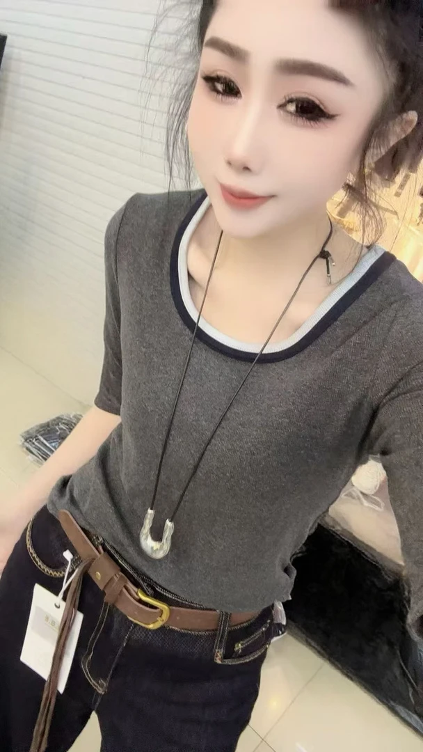 02休闲辣妹风U领净版修身T恤秋季内搭精致时尚女装