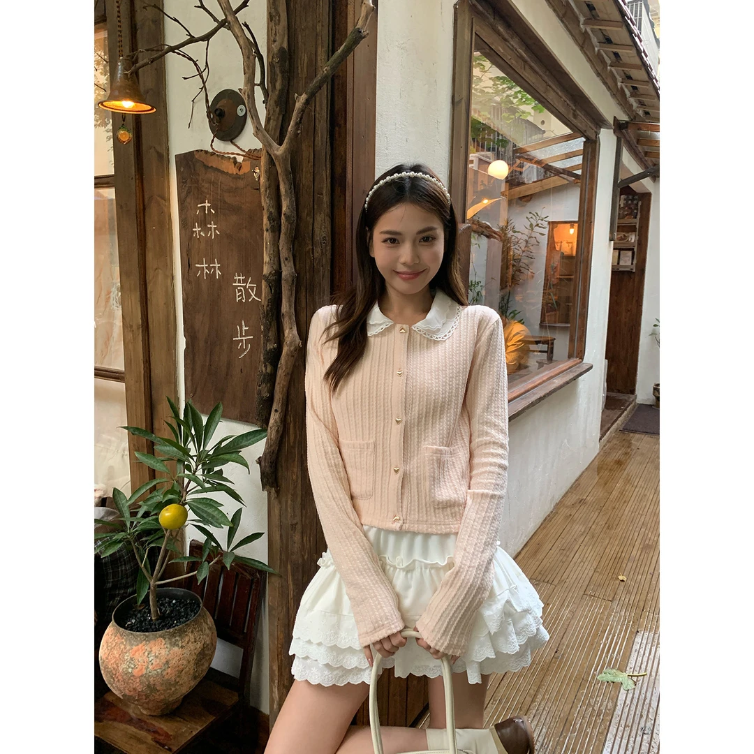 宋正恩12/29 10:00AM上新【粉杏蕾丝领爱心扣针织开衫】HY1066