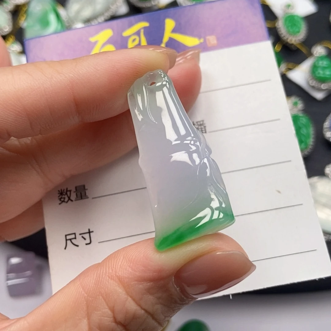 翡翠未镶嵌颈饰竹节