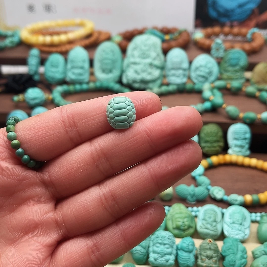 绿松石未镶嵌颈饰