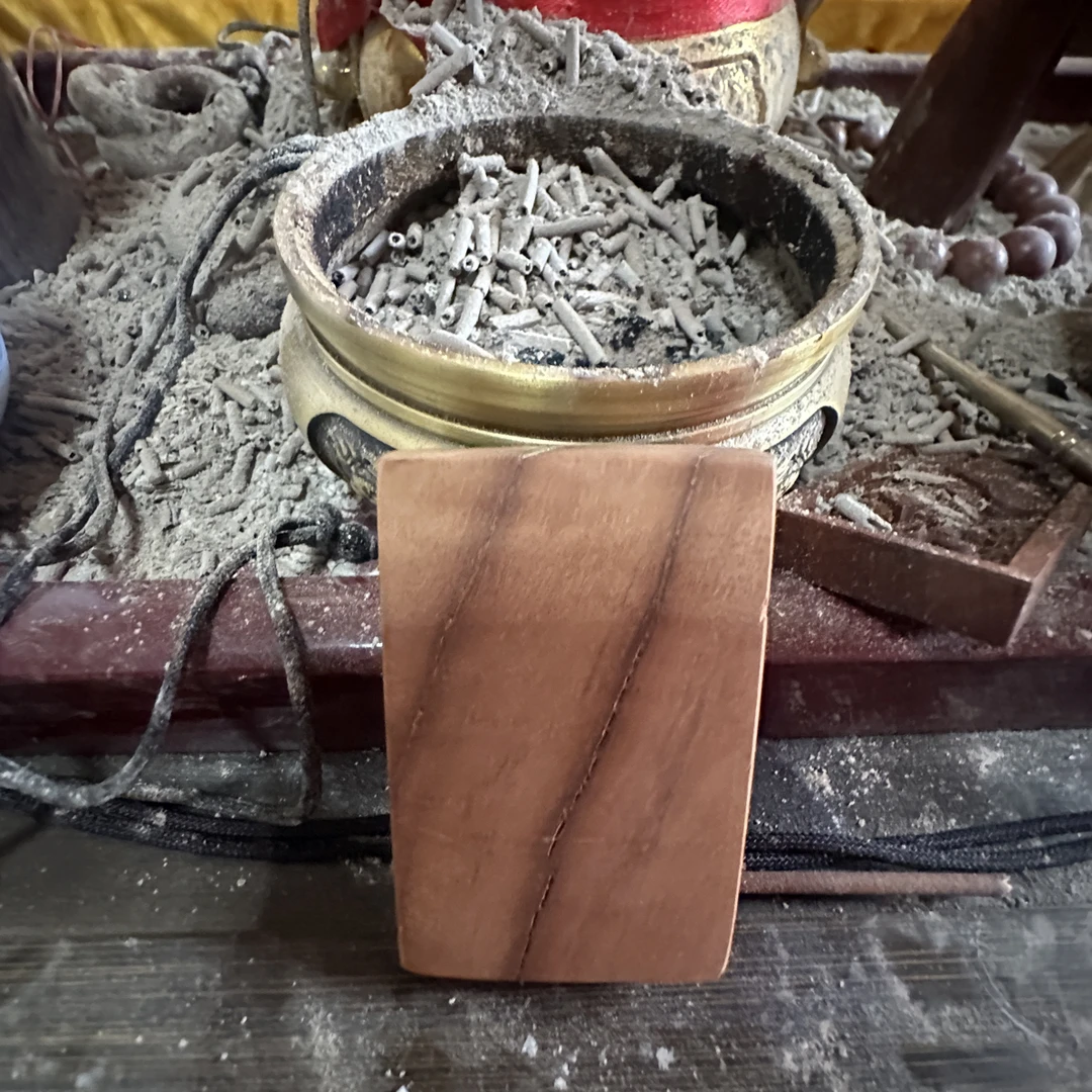 天然雷击枣木大小块料带雷痕裂可用于雕刻把玩及手工木艺创作