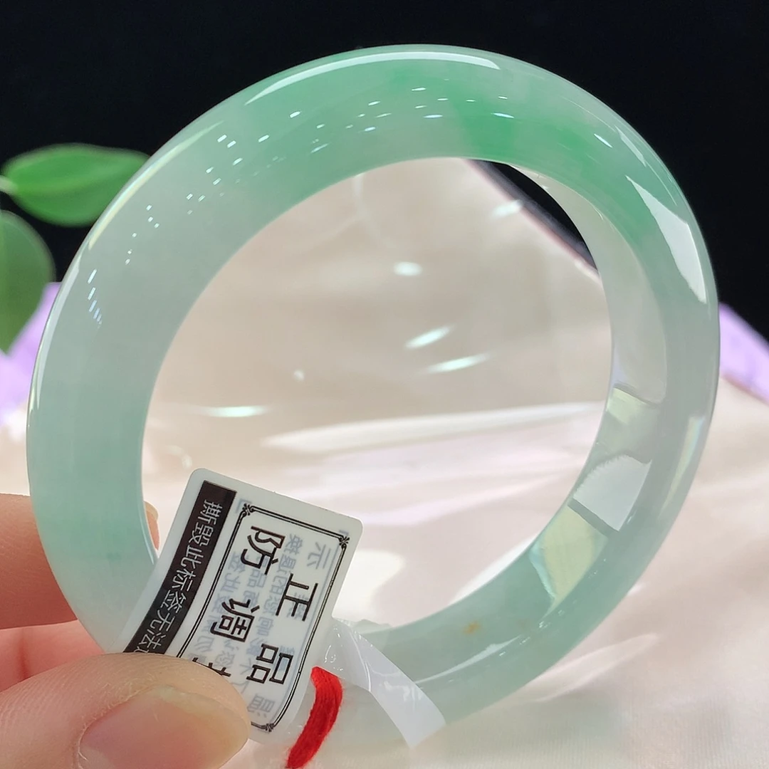 翡翠未镶嵌手镯微瑕0964