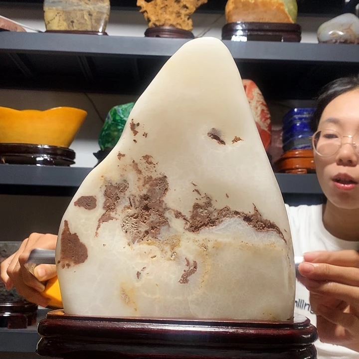 石材高29厘米宽20厘米