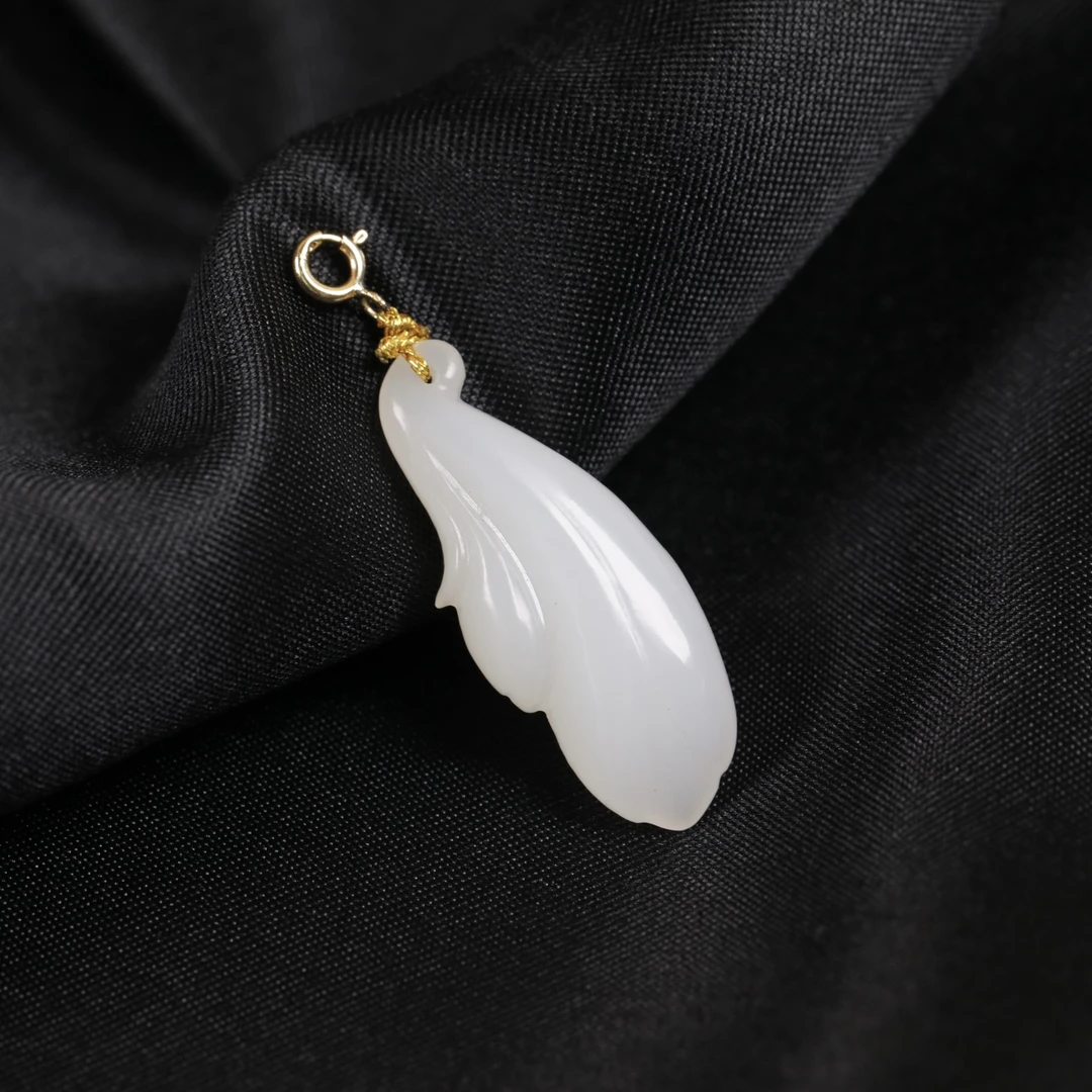18K金镶嵌正宗天然上等和田玉白玉兰花吊坠挂坠28×11×6mm
