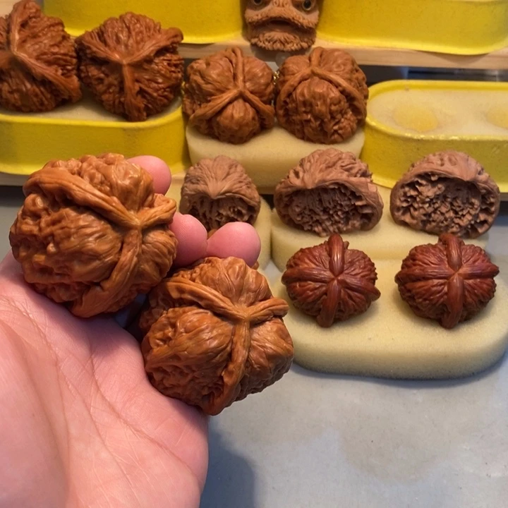 J***3文玩核桃把件hggghgvvb