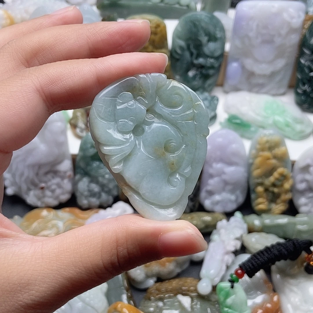 翡翠未镶嵌颈饰翡翠