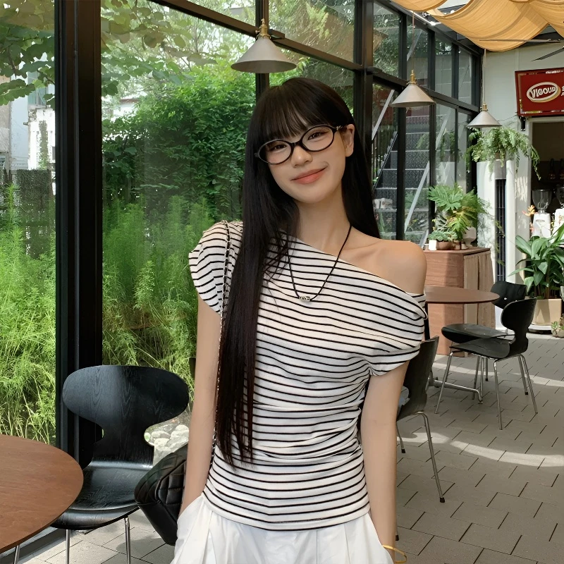 梦优莱设计感小众条纹斜领露肩短袖T恤女夏季新款修身显瘦小上衣