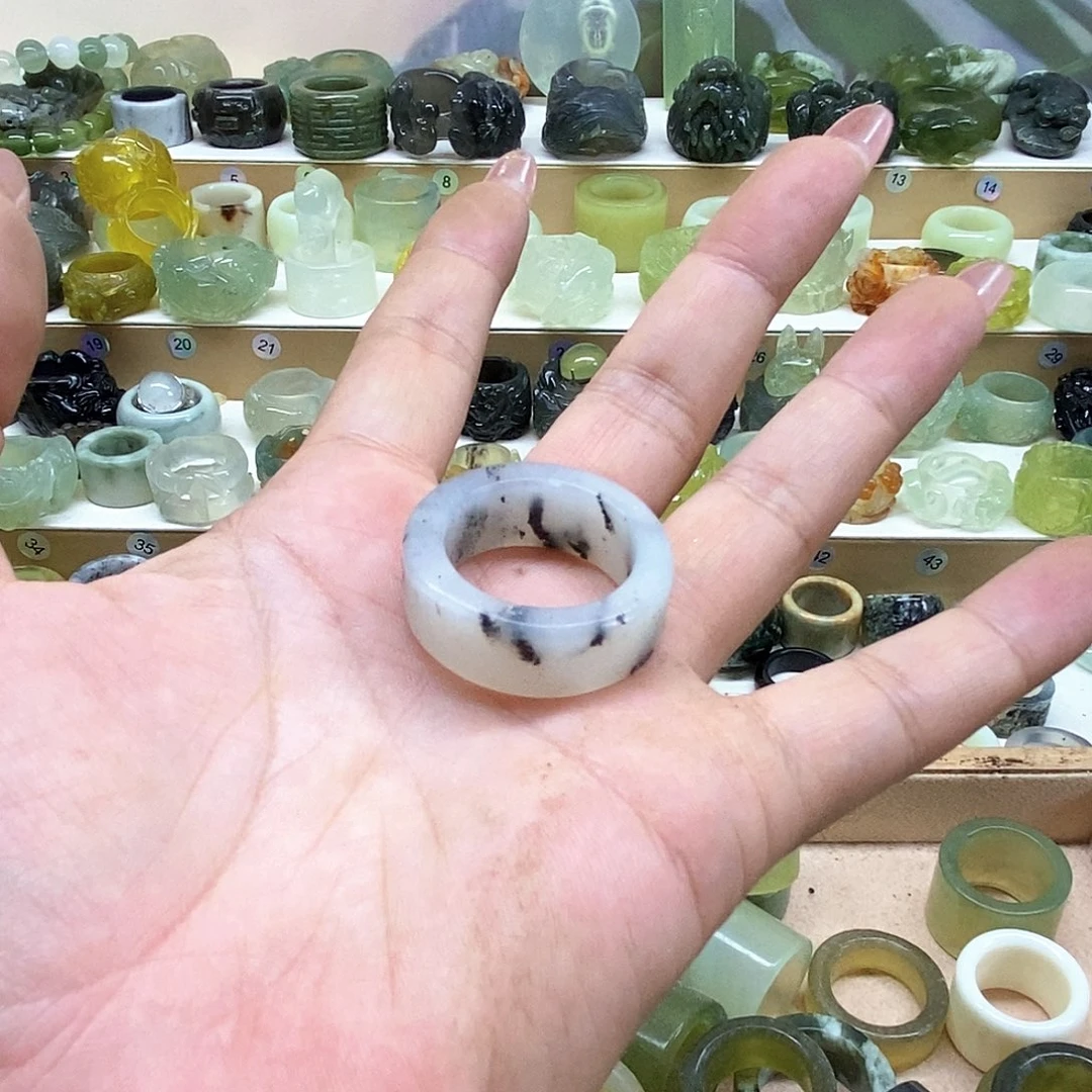 甜***福岫玉未镶嵌天然玉石戒指