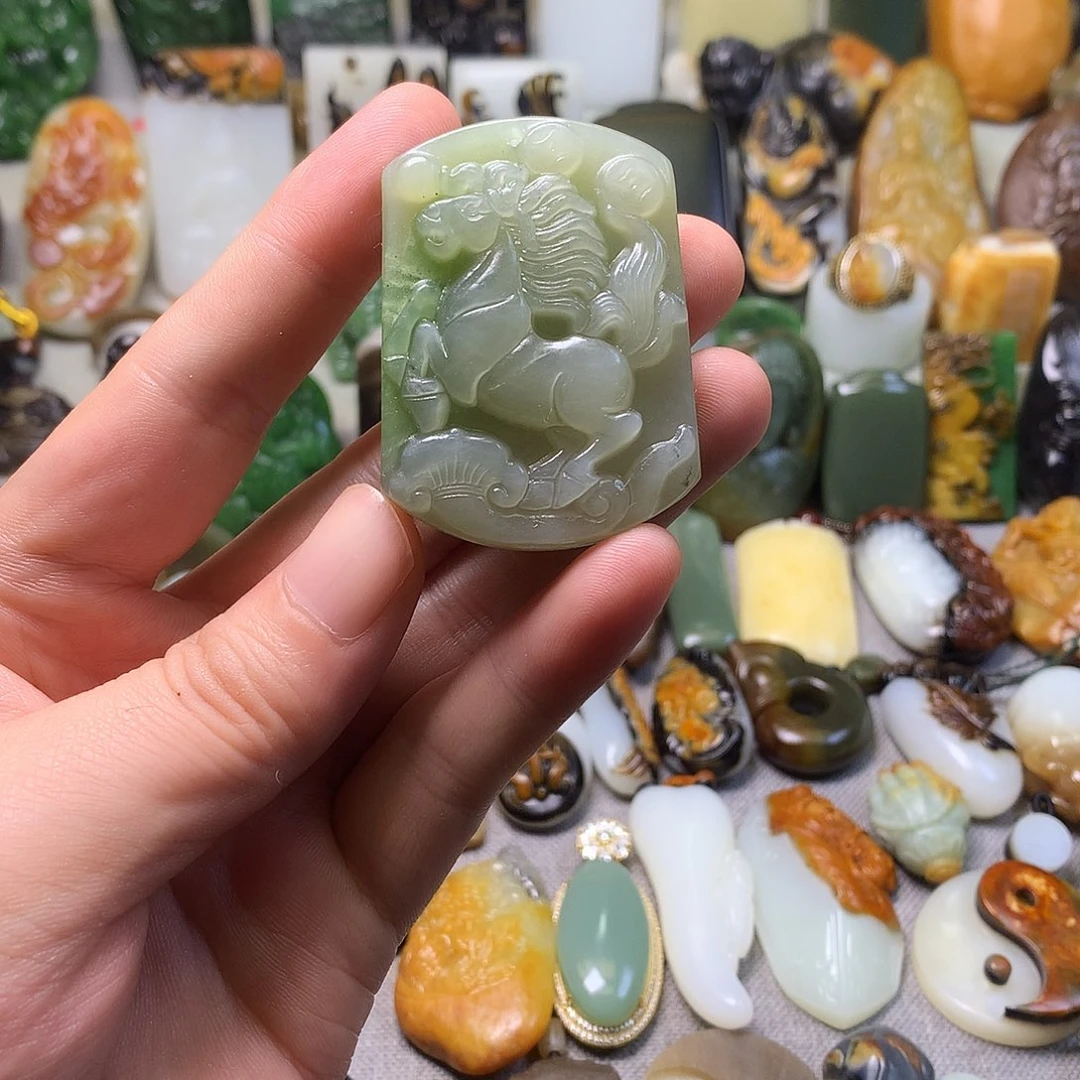 颈饰未镶嵌和田玉