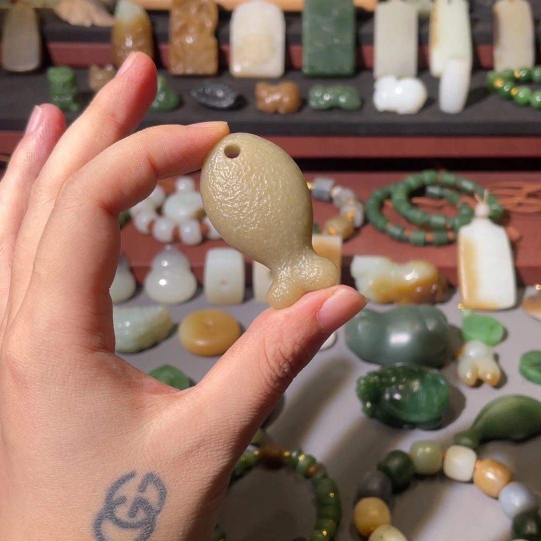 阿***呀和田玉未镶嵌颈饰