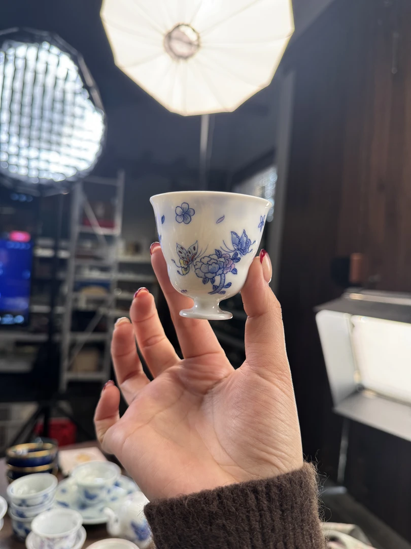 伴斤严选    斗彩蝴蝶高足杯   茶具茶杯纯手绘陶瓷