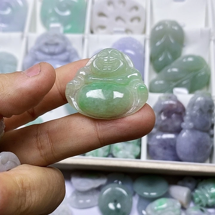 禾***未翡翠未镶嵌颈饰翡翠