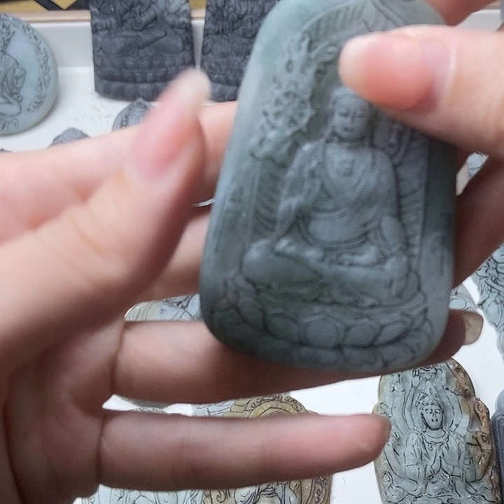 定制翡翠足金镶嵌翡翠