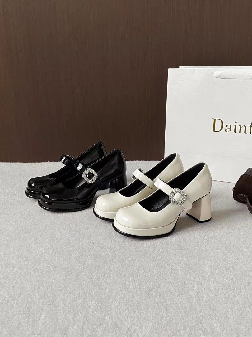 8688-38广系高货联名时尚女鞋（90天质保 正品保障）