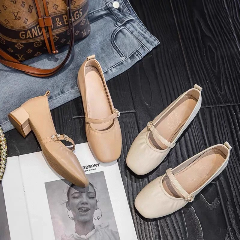 1385货号时尚小跟鞋