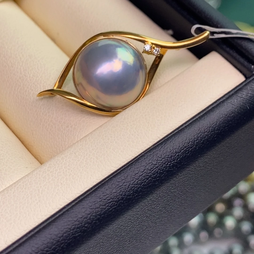 18K金镶嵌颈饰拼合珍珠（马贝珠）