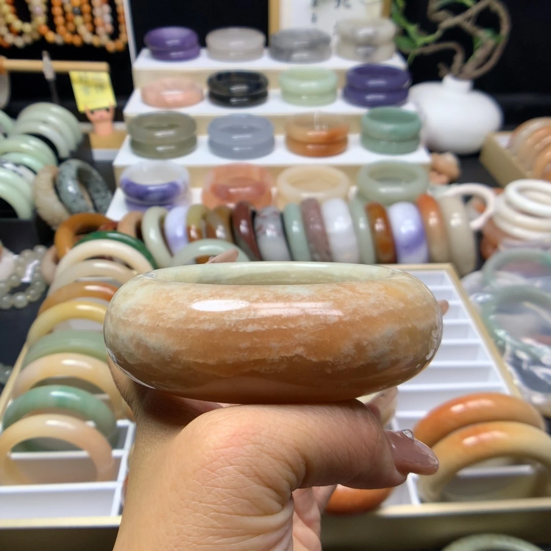 石英岩玉手镯未镶嵌冰**洁