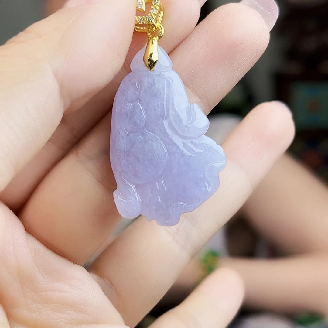 翡翠未镶嵌颈饰多样性