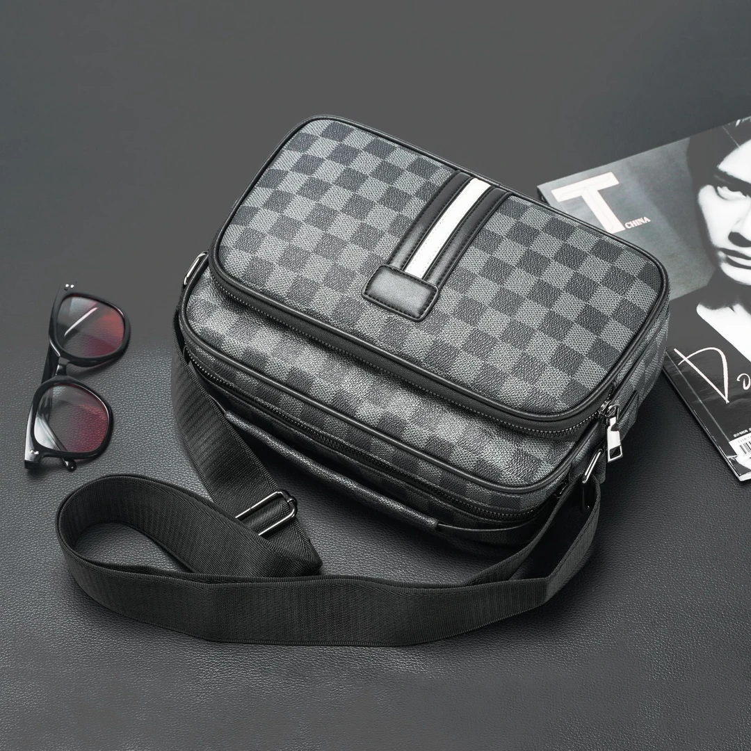 新款真皮手提黑色单肩斜挎包时尚百搭休闲潮流背包包包户外情侣包