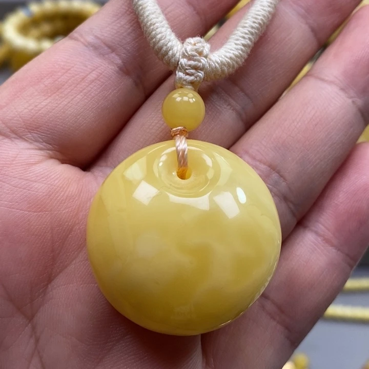 琥珀未镶嵌颈饰吊坠