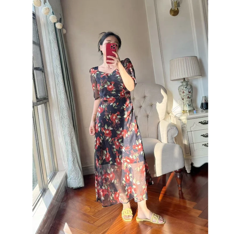 【若衣】复古红色印花腰部收褶显瘦v领泡泡袖连衣裙250353