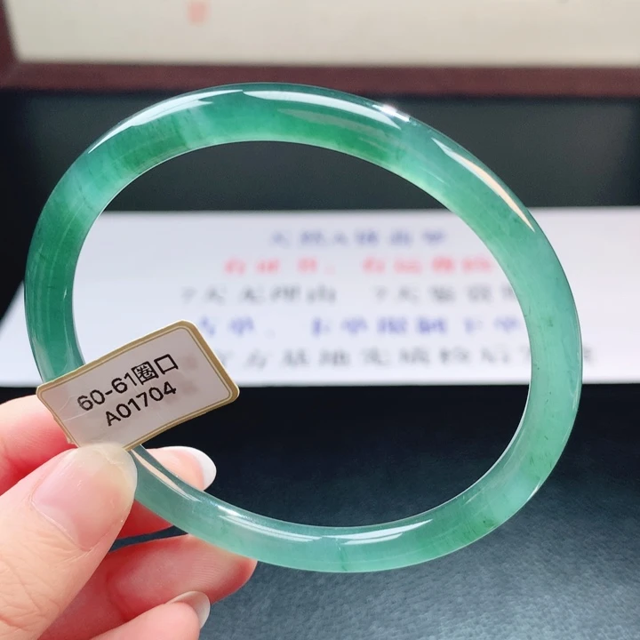 翡翠未镶嵌手镯翡翠手镯12