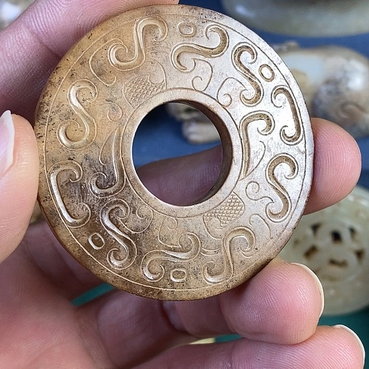 s***s和田玉未镶嵌颈饰