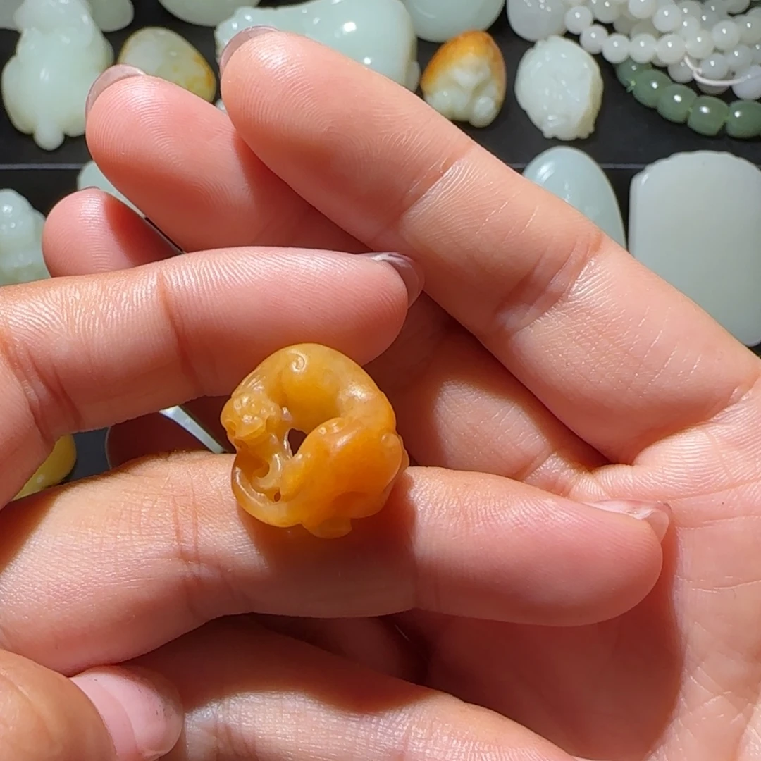 简***吃和田玉未镶嵌颈饰