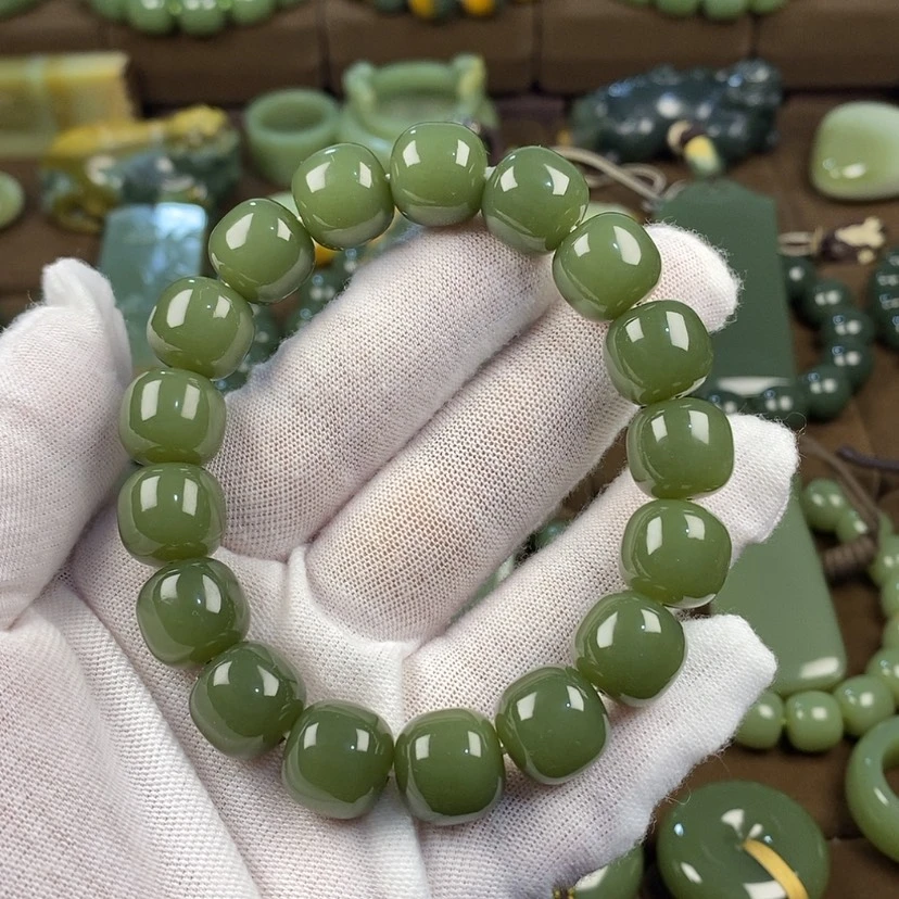 【闪购商品】未镶嵌手链岫岩老玉（透闪石质玉）