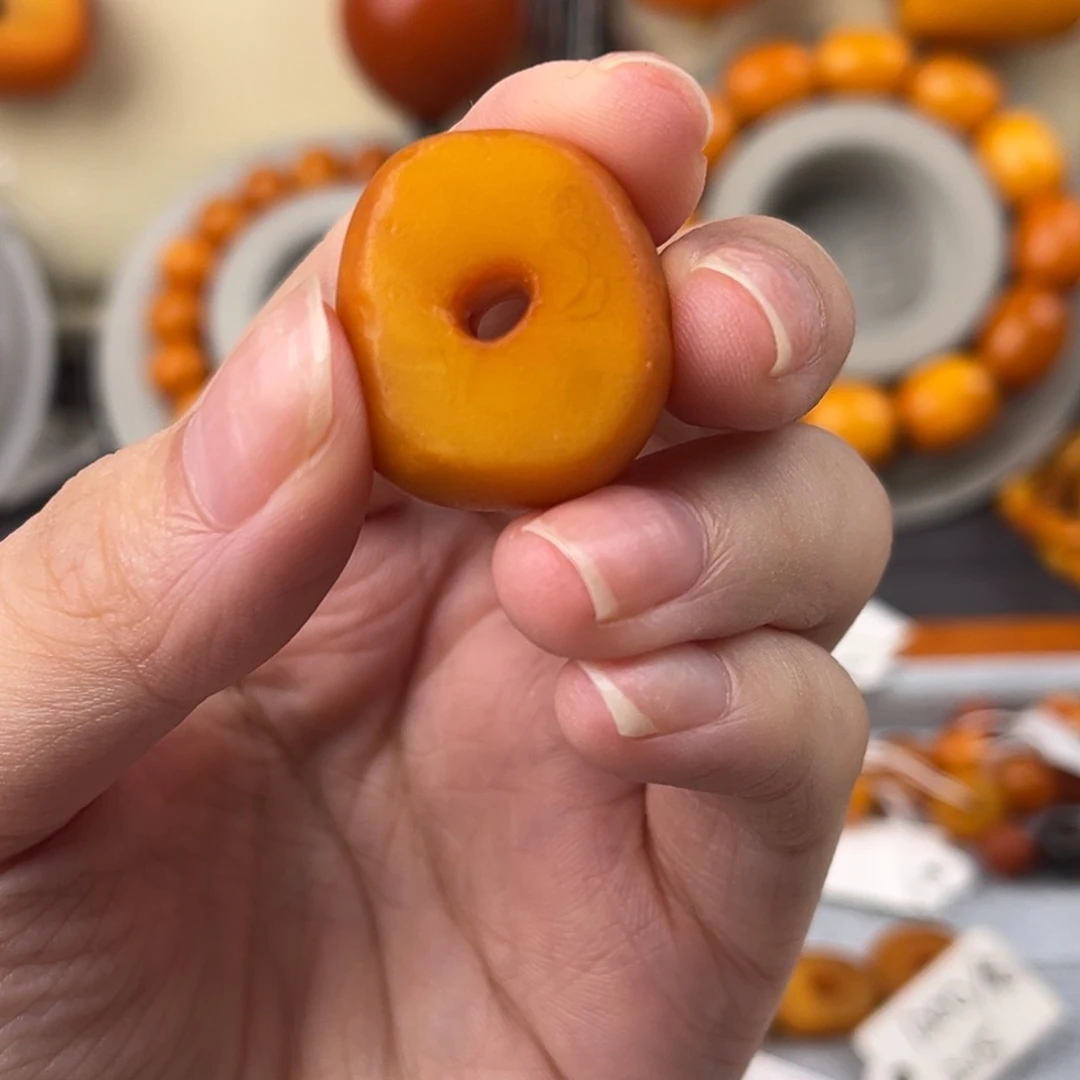 小***胖未镶嵌颈饰蜜蜡老蜜蜡