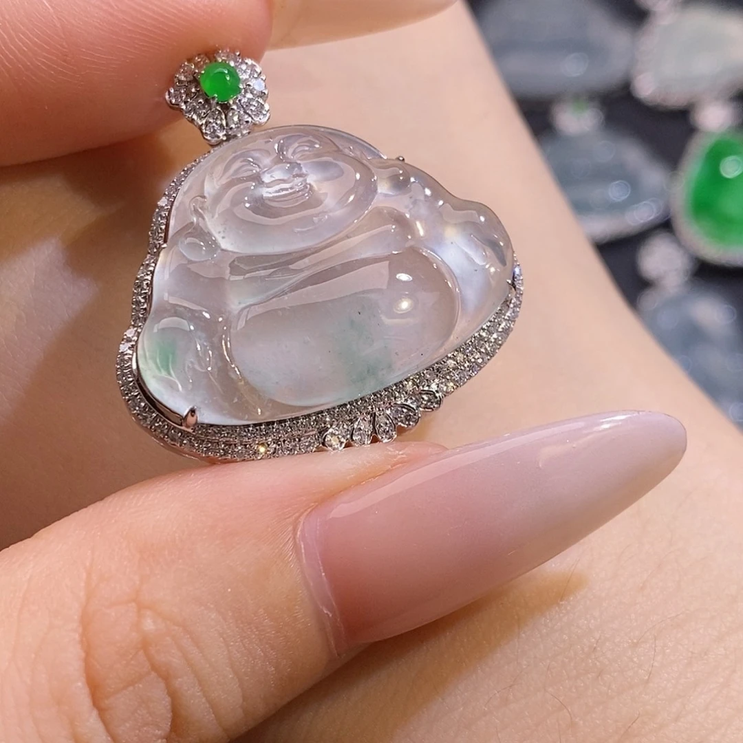 翡翠18K金镶嵌颈饰佛