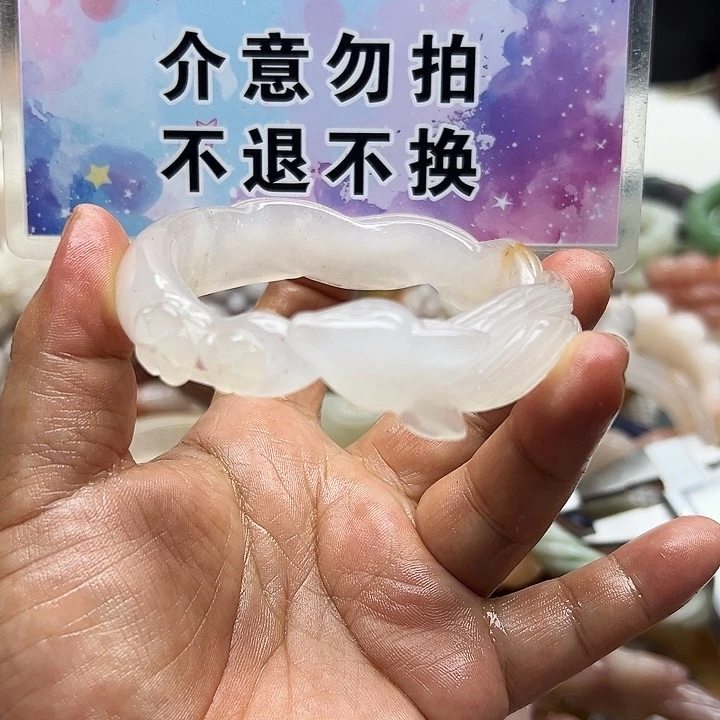 未镶嵌手镯石英岩玉