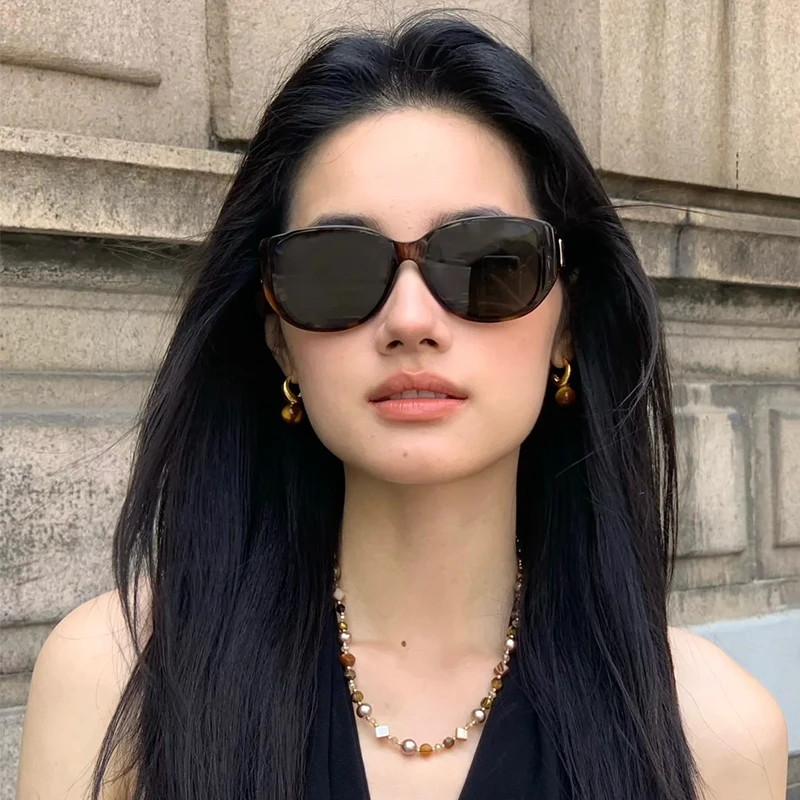 2025新款墨镜高级感大框防晒防紫外线旅行拍照出片潮方圆脸太阳镜
