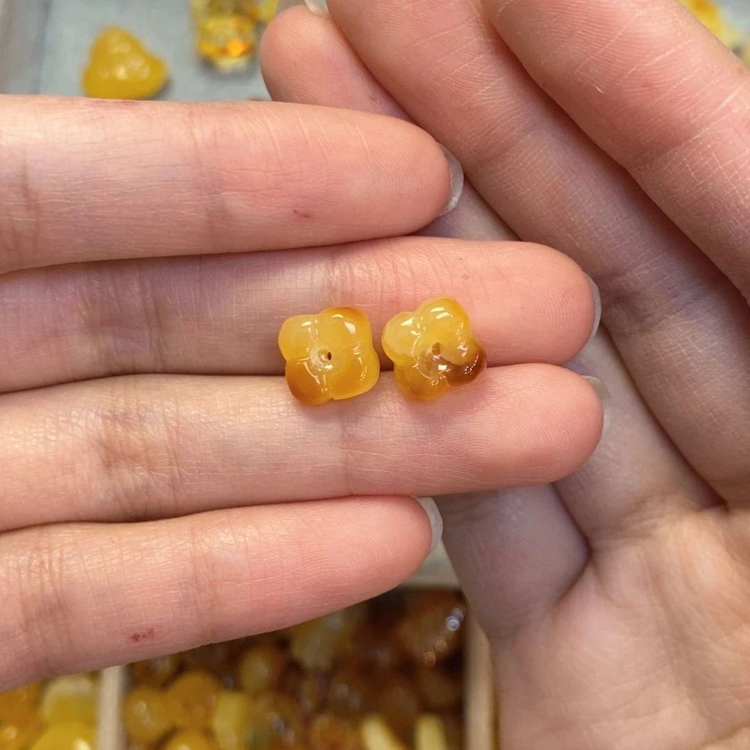 蜜蜡颈饰未镶嵌桂花