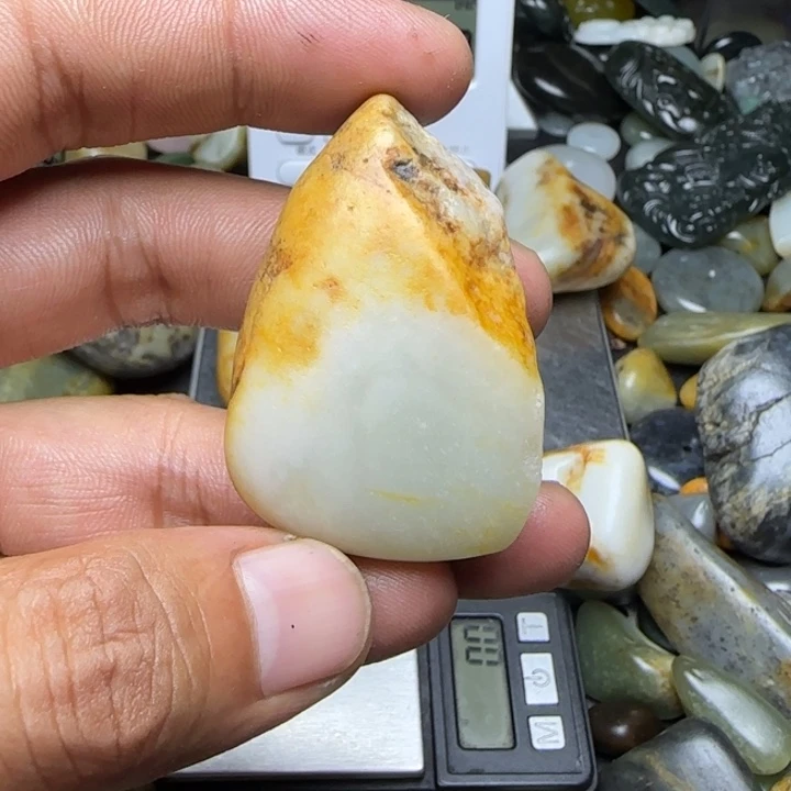 颈饰未镶嵌和田玉（子料）老*