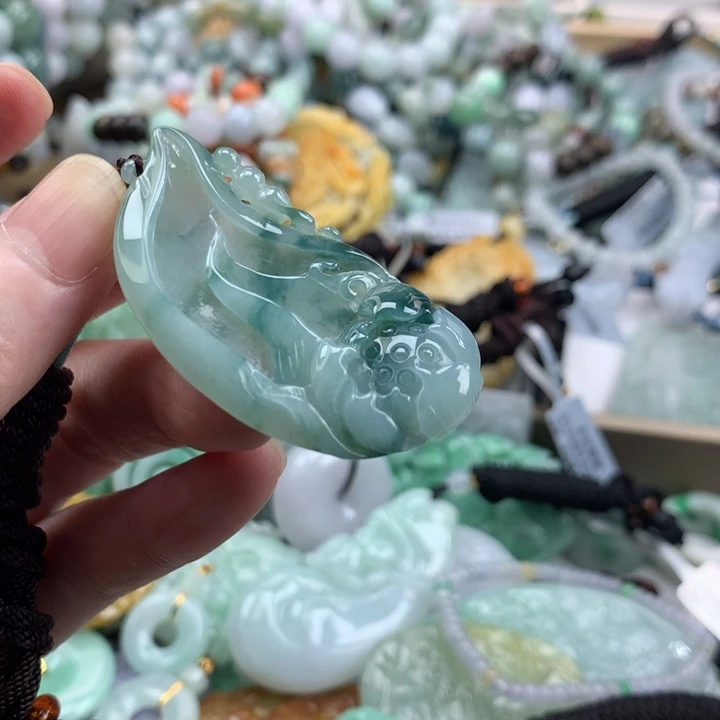 翡翠未镶嵌颈饰吊坠