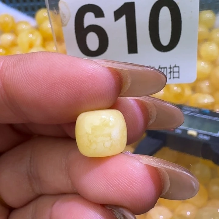 琥珀未镶嵌裸石10.2皮色