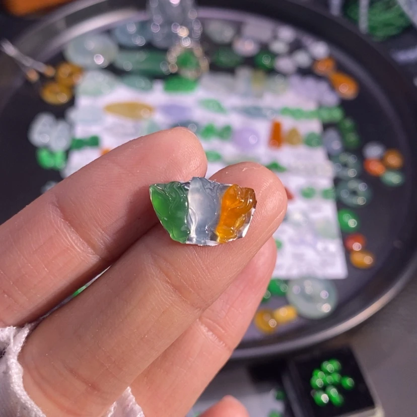 【闪购商品】翡翠挂件未镶嵌兰花