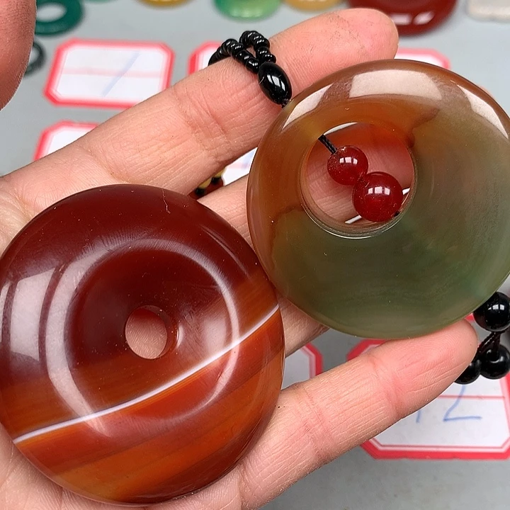 东***起玛瑙/玉髓未镶嵌颈饰